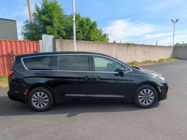 Used 2024 Chrysler Pacifica Limited FWD image 7