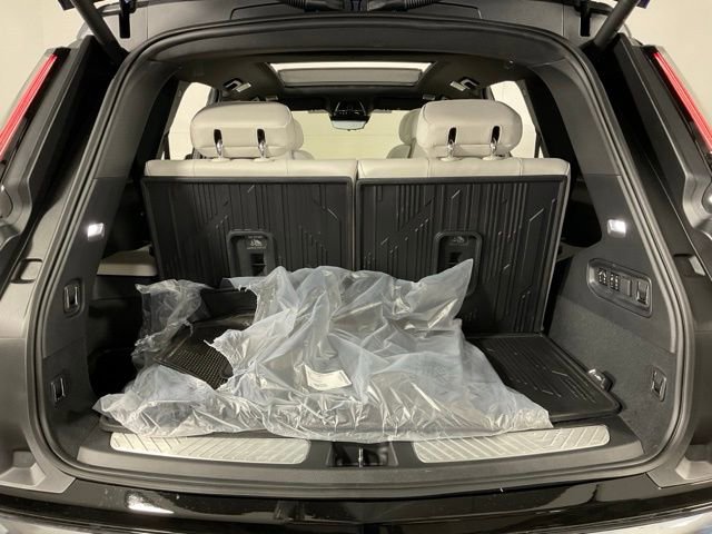 New 2026 Cadillac Vistiq Sport w/ LPO, Floor Liner Package image 34