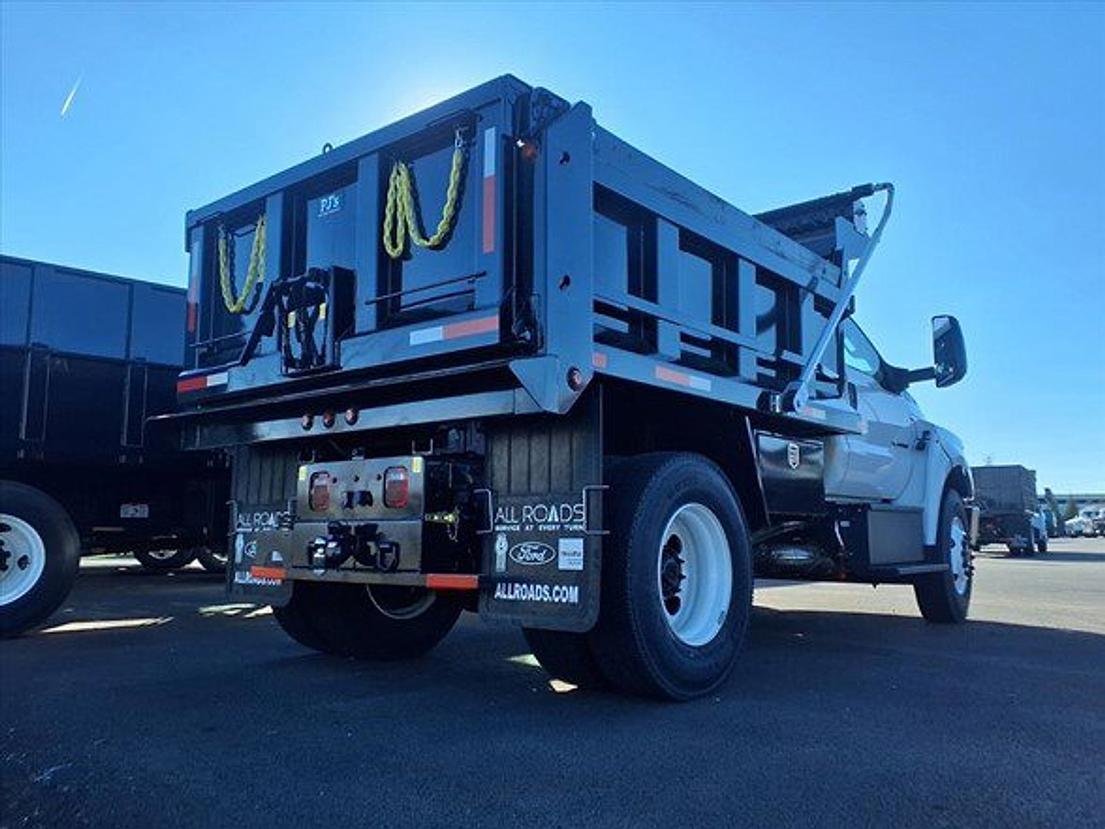 New 2027 Ford F750 2WD Regular Cab Super Duty image 4