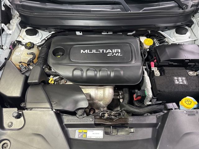 Used 2017 Jeep Cherokee Sport w/ Safety Group AWD/4WD image 4