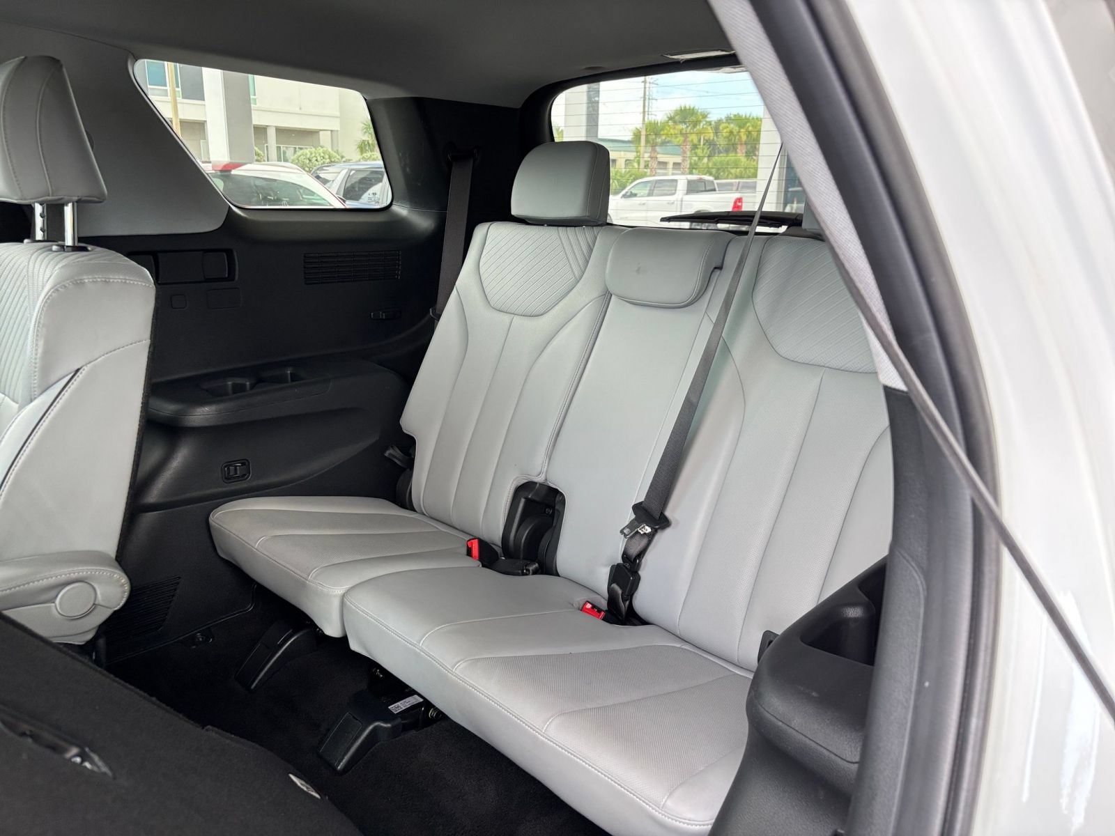 Used 2025 Hyundai Palisade SEL AWD/4WD image 32