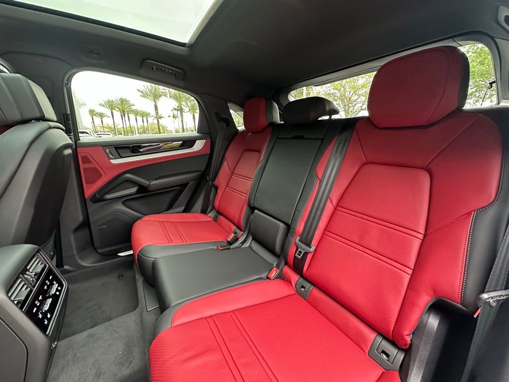 Used 2026 Porsche Cayenne E-Hybrid Coupe image 39