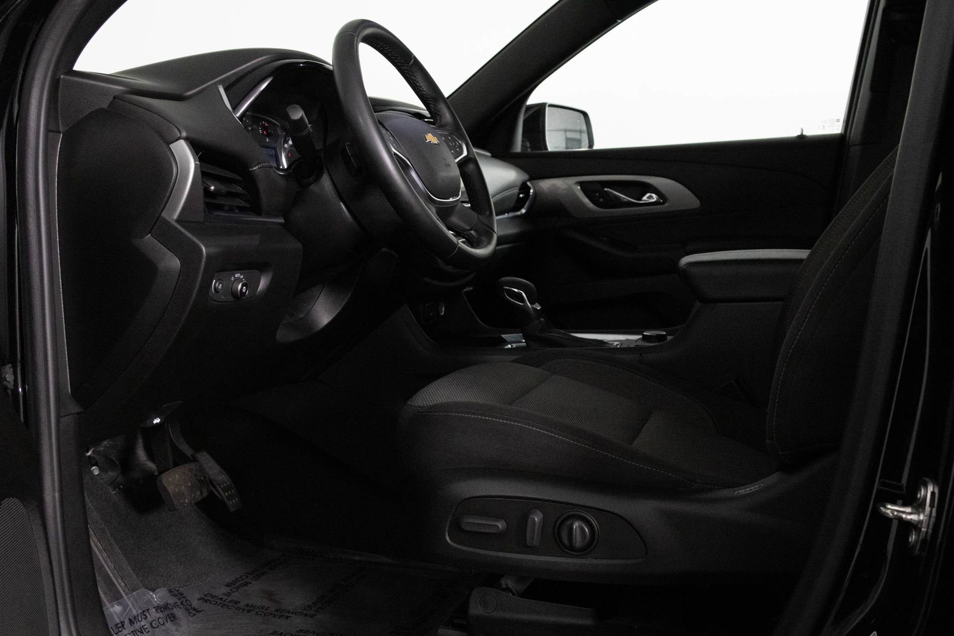 Used 2023 Chevrolet Traverse LT image 16