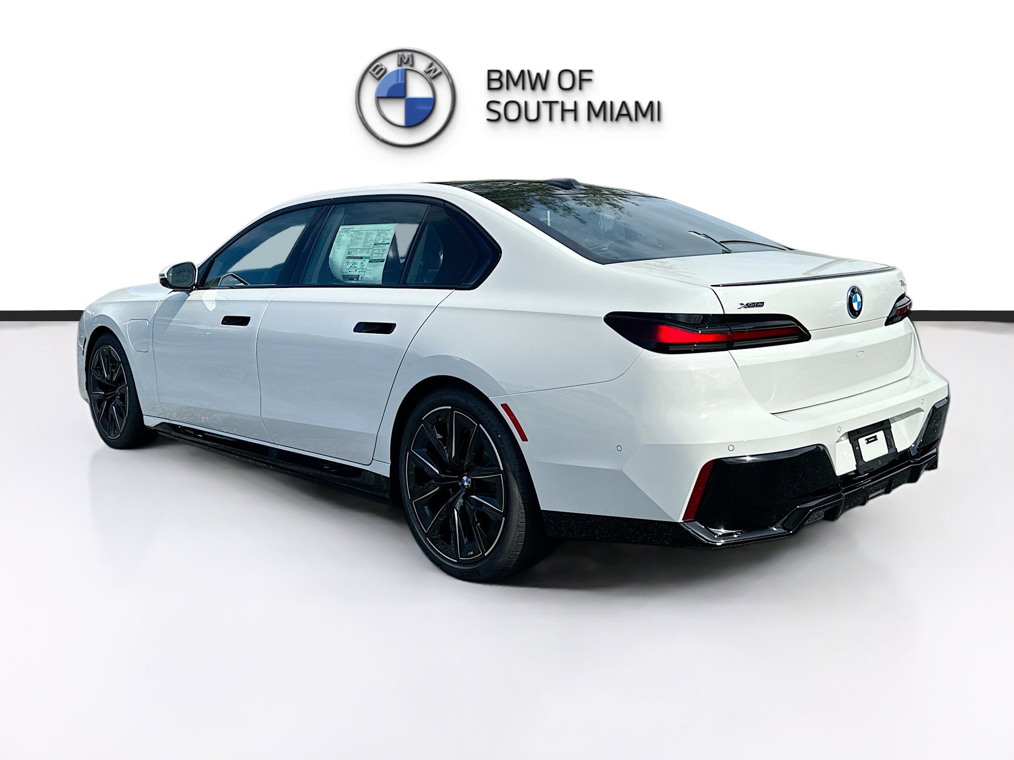 New 2026 BMW 750e xDrive w/ Premium Package image 4