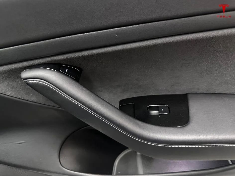 Used 2018 Tesla Model 3 Long Range image 24