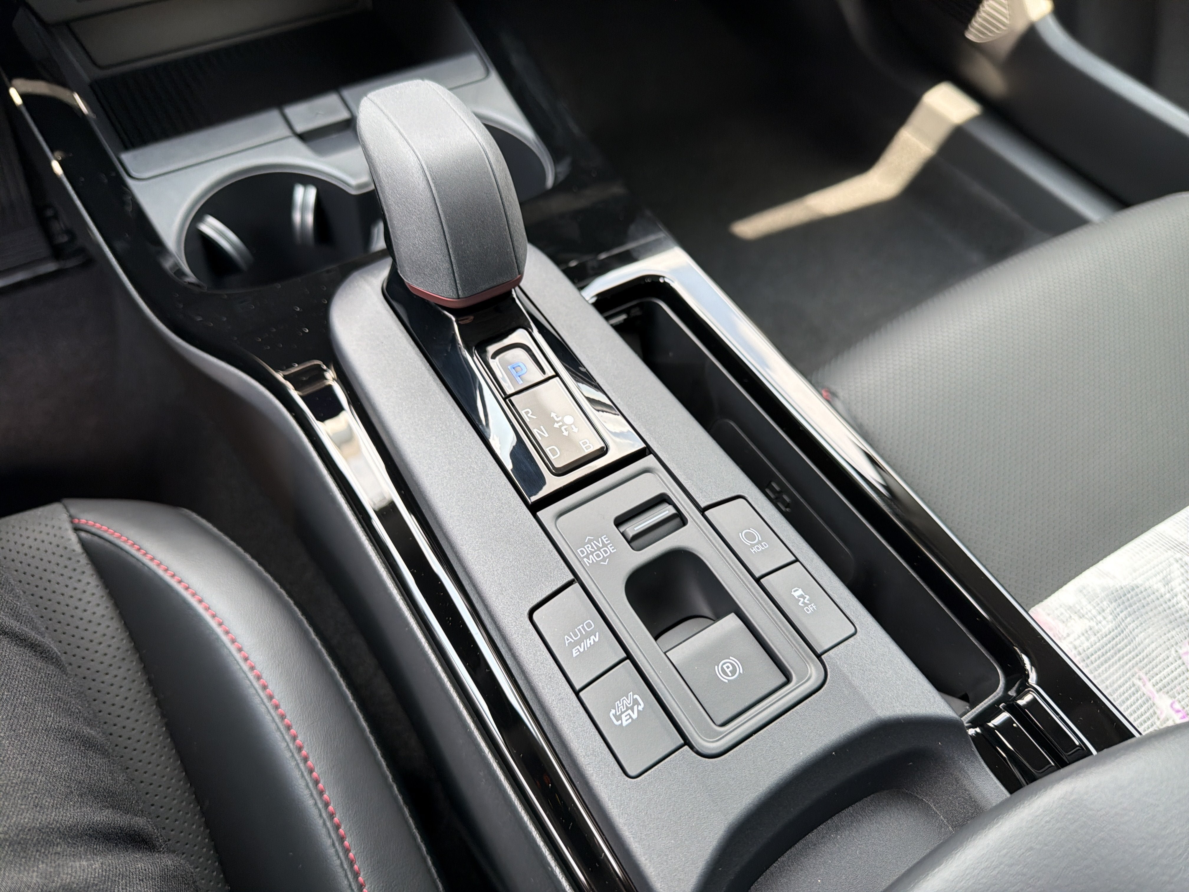 New 2026 Toyota Prius Plug-In Hybrid FWD image 19