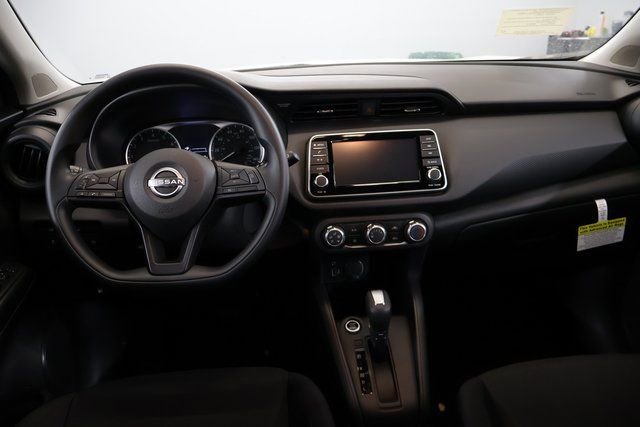 New 2025 Nissan Kicks Play S image 10