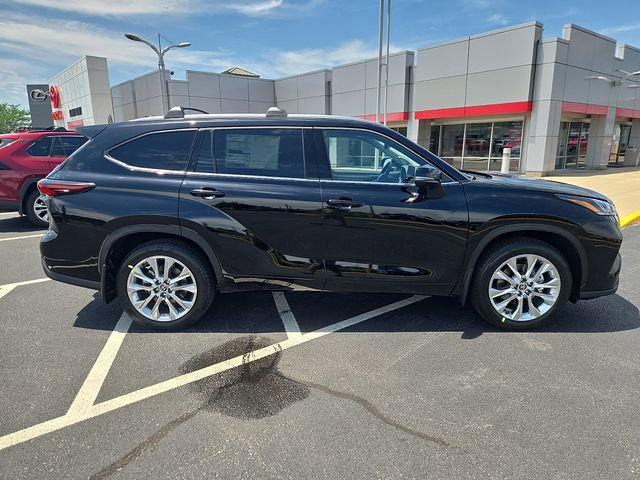 New 2026 Toyota Highlander Limited AWD/4WD image 2