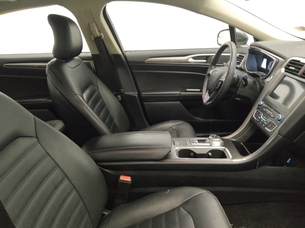 Used 2018 Ford Fusion SE w/ Fusion SE Technology Package FWD image 21