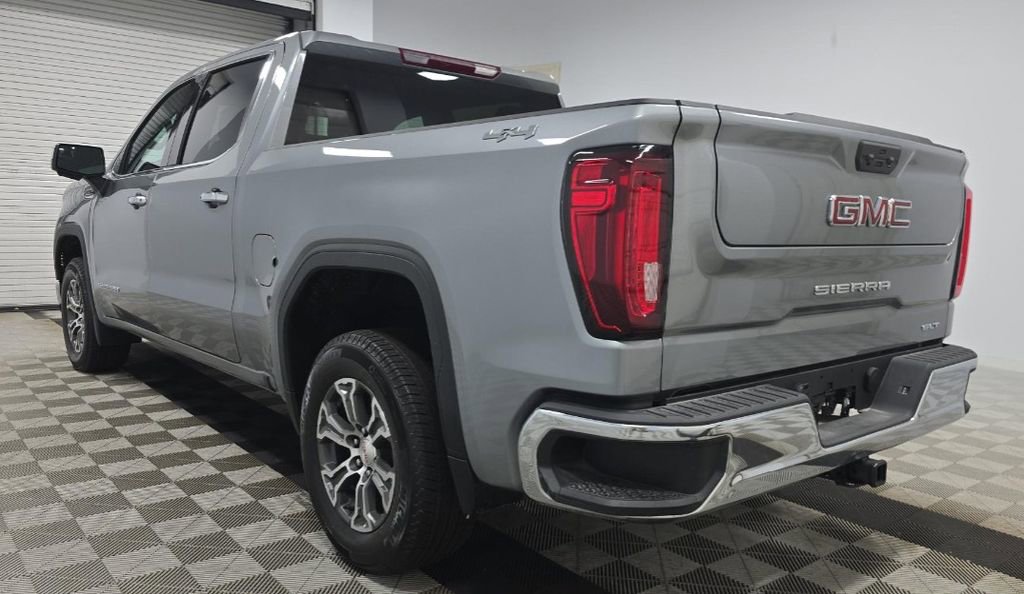 Used 2026 GMC Sierra 1500 SLT AWD/4WD image 4