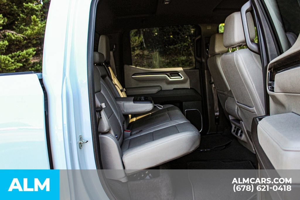 Used 2025 GMC Sierra 1500 SLT RWD image 18