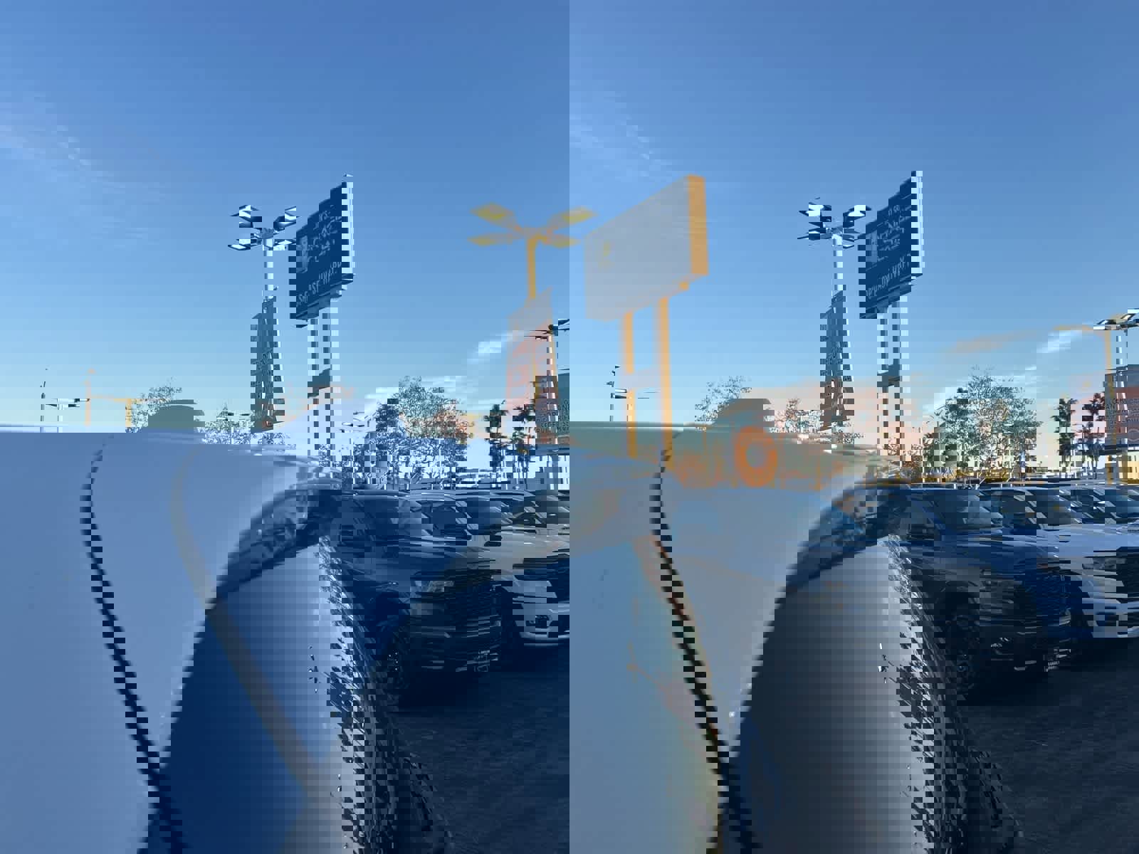 Used 2020 Chrysler Pacifica Limited w/ Advanced Safetytec Group image 18