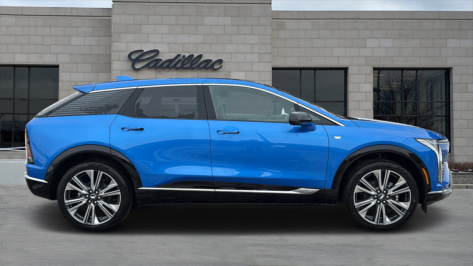 New 2026 Cadillac Optiq Luxury 2 image 2