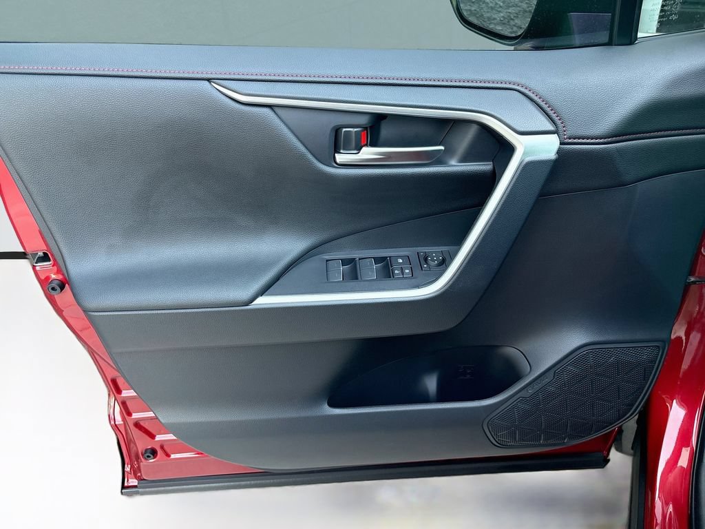 Certified 2025 Toyota RAV4 XSE AWD/4WD image 24