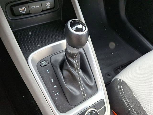 Certified 2024 Hyundai Venue SEL FWD image 12