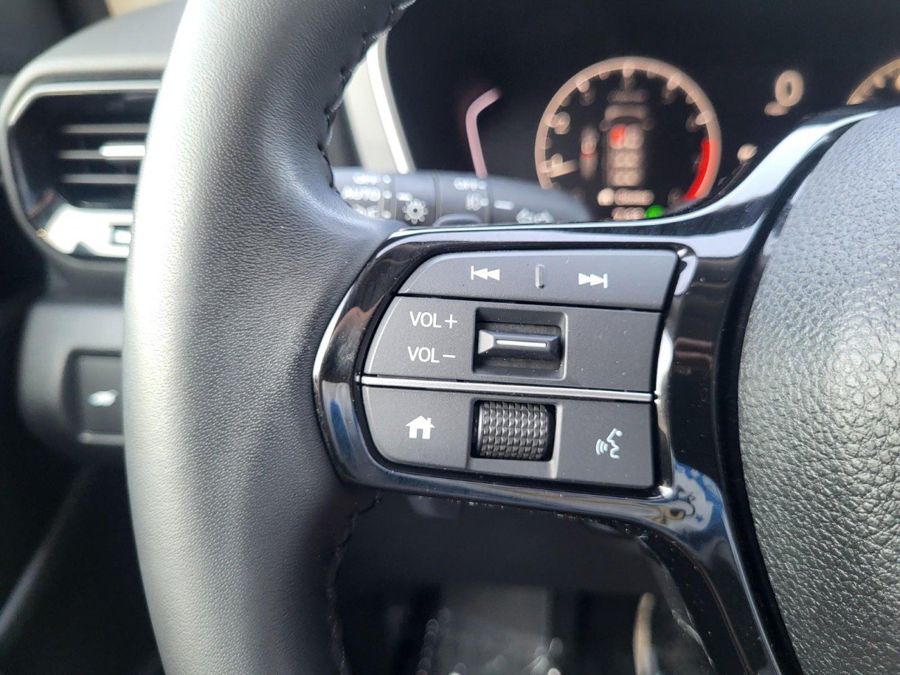 Certified 2024 Honda Pilot Touring image 21