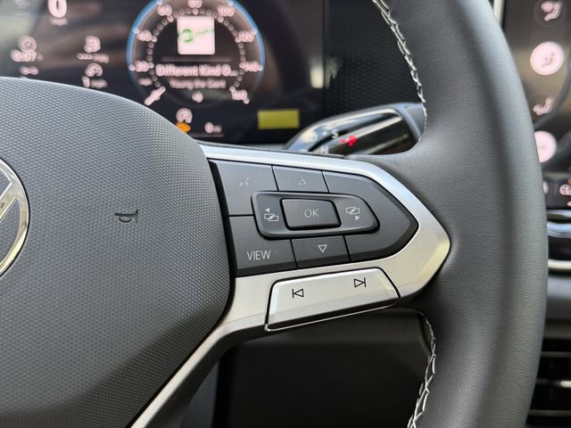 New 2026 Volkswagen Tiguan SE image 13