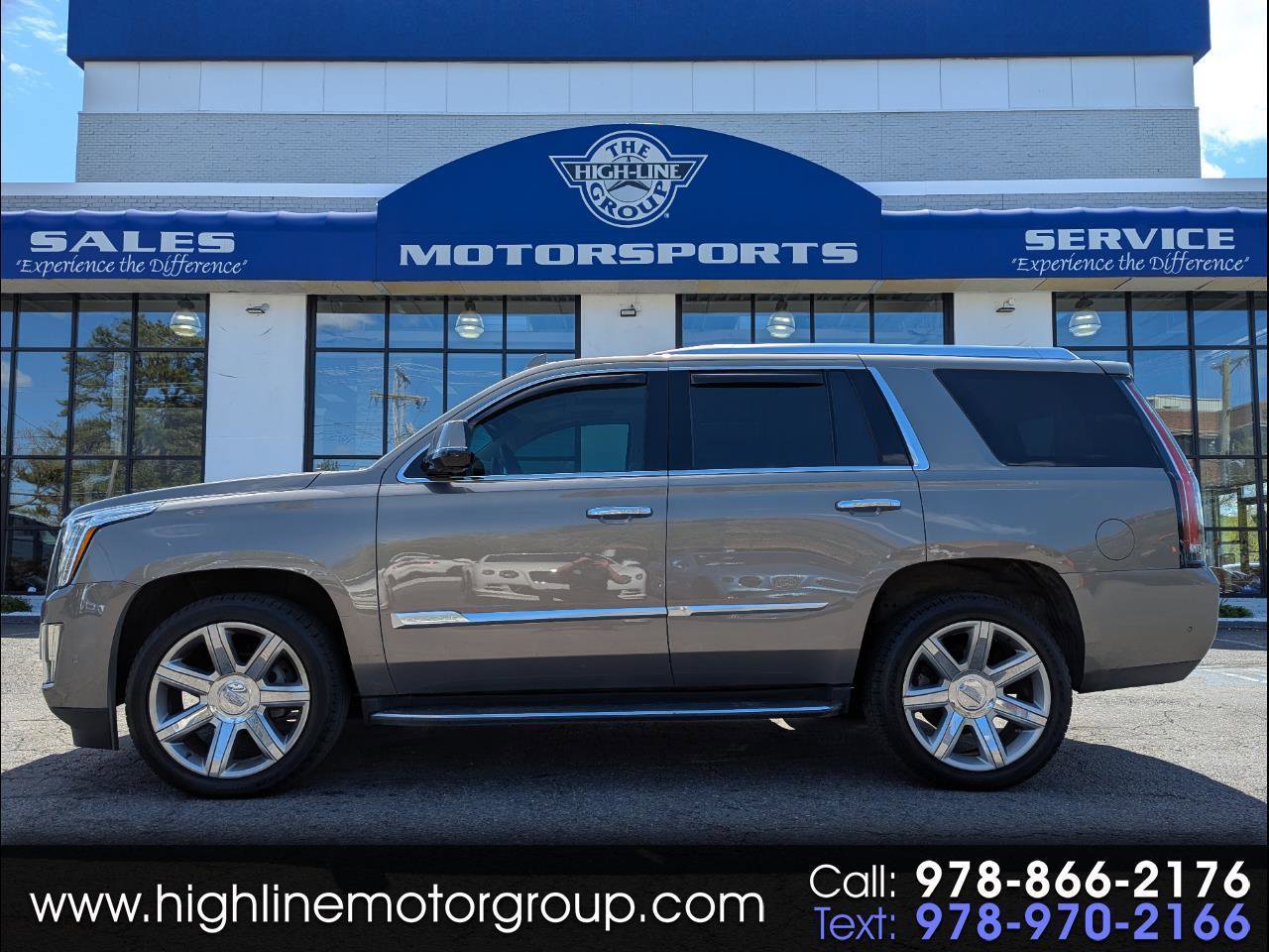 Used 2017 Cadillac Escalade Luxury AWD/4WD image 1