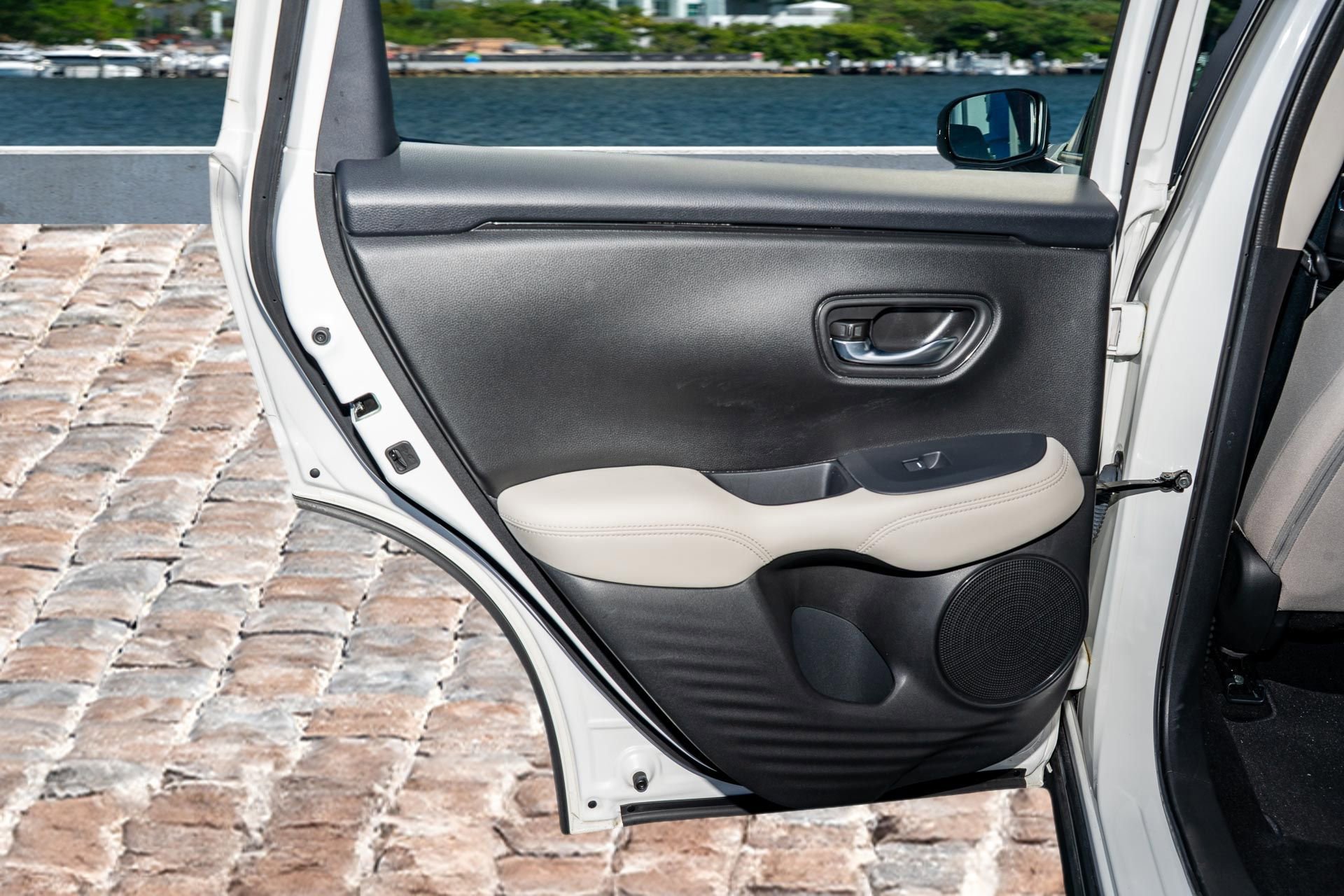 Used 2023 Honda HR-V LX image 11