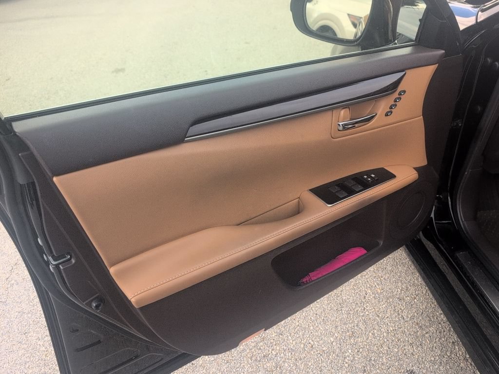 Used 2016 Lexus ES 350 w/ Luxury Package w/Wood Trim FWD image 20