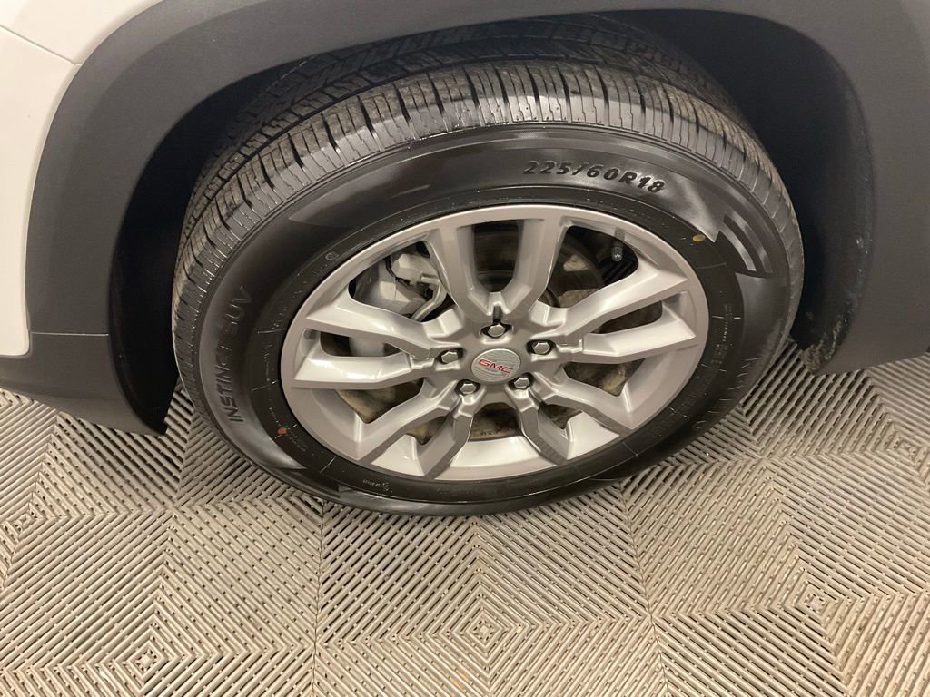 Used 2024 GMC Terrain SLT image 16