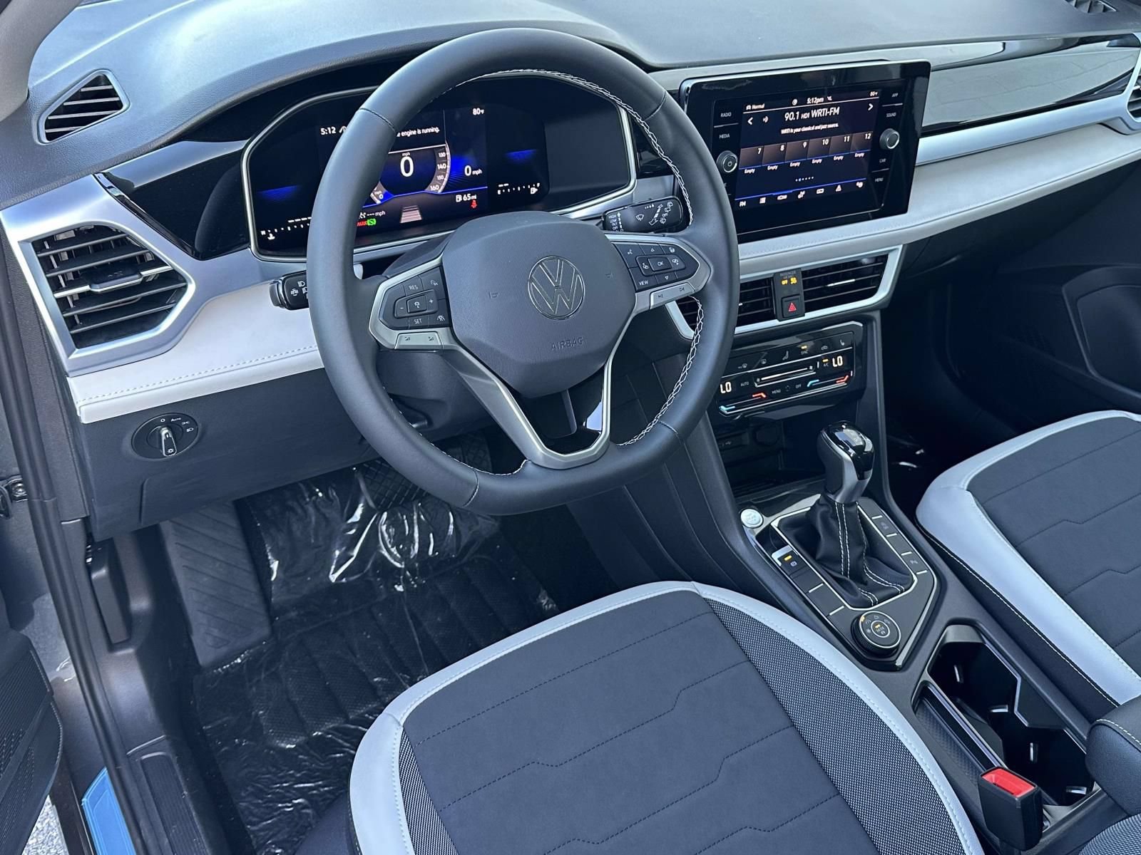 New 2026 Volkswagen Taos SE AWD/4WD image 10