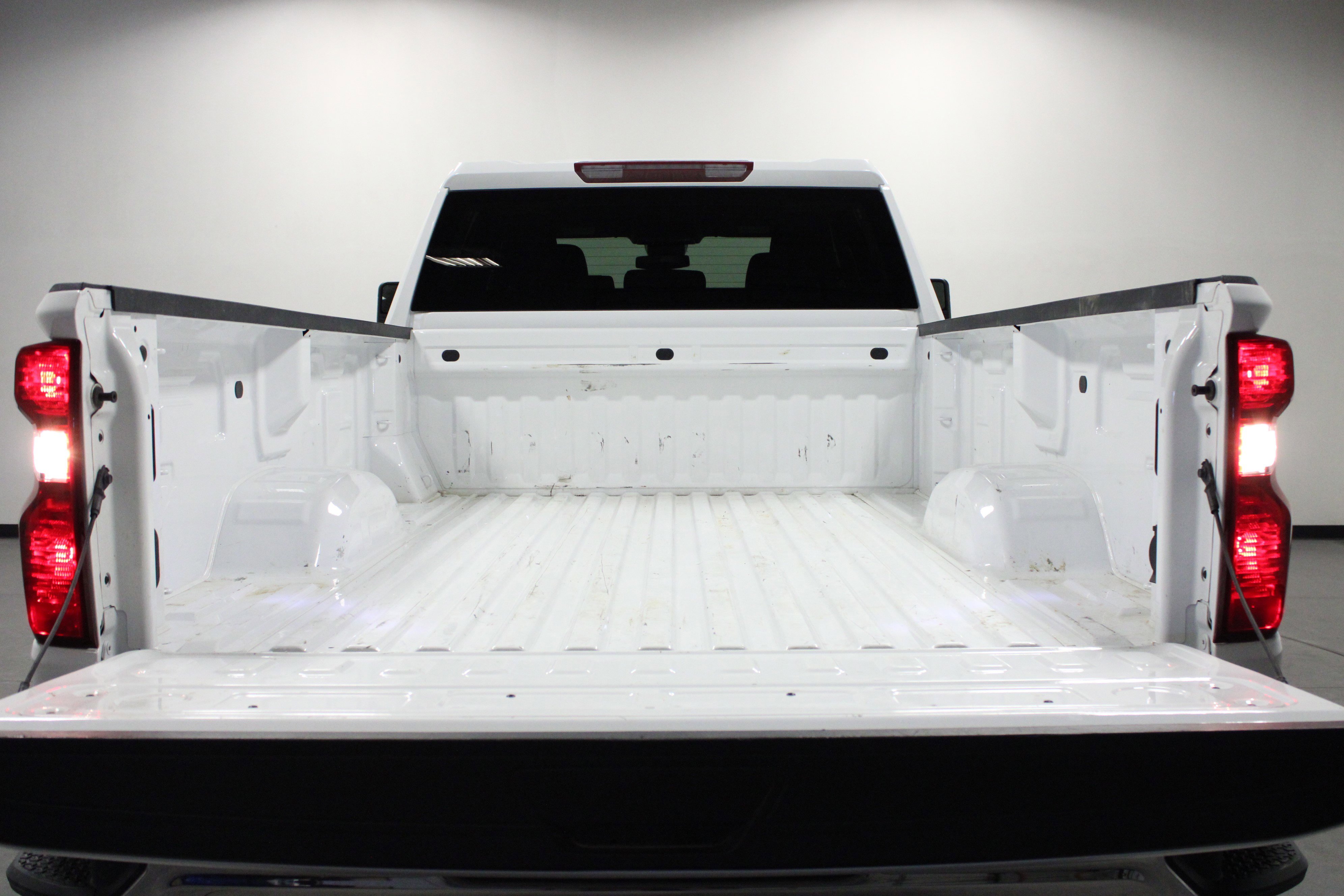 Used 2025 Chevrolet Silverado 2500 LT w/ Convenience Package image 14