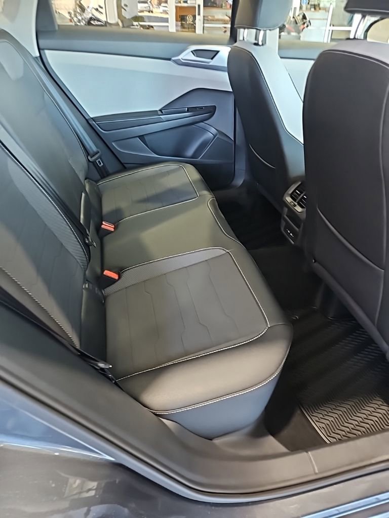 New 2026 Volkswagen Taos SE AWD/4WD image 16