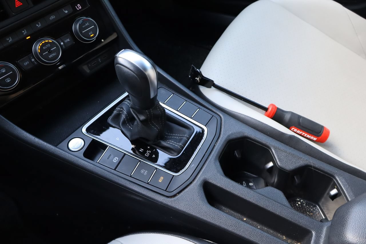 Used 2020 Volkswagen Jetta R-Line FWD image 24