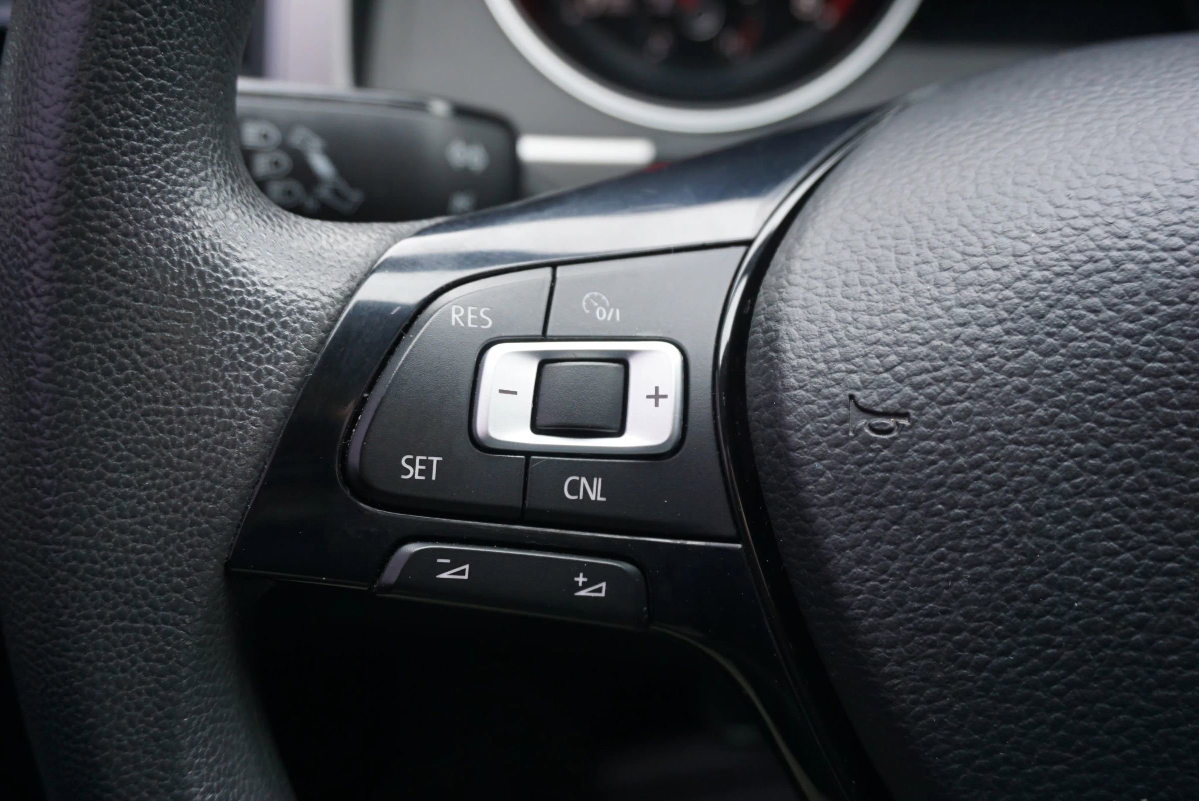 Used 2018 Volkswagen Atlas Launch Edition image 29