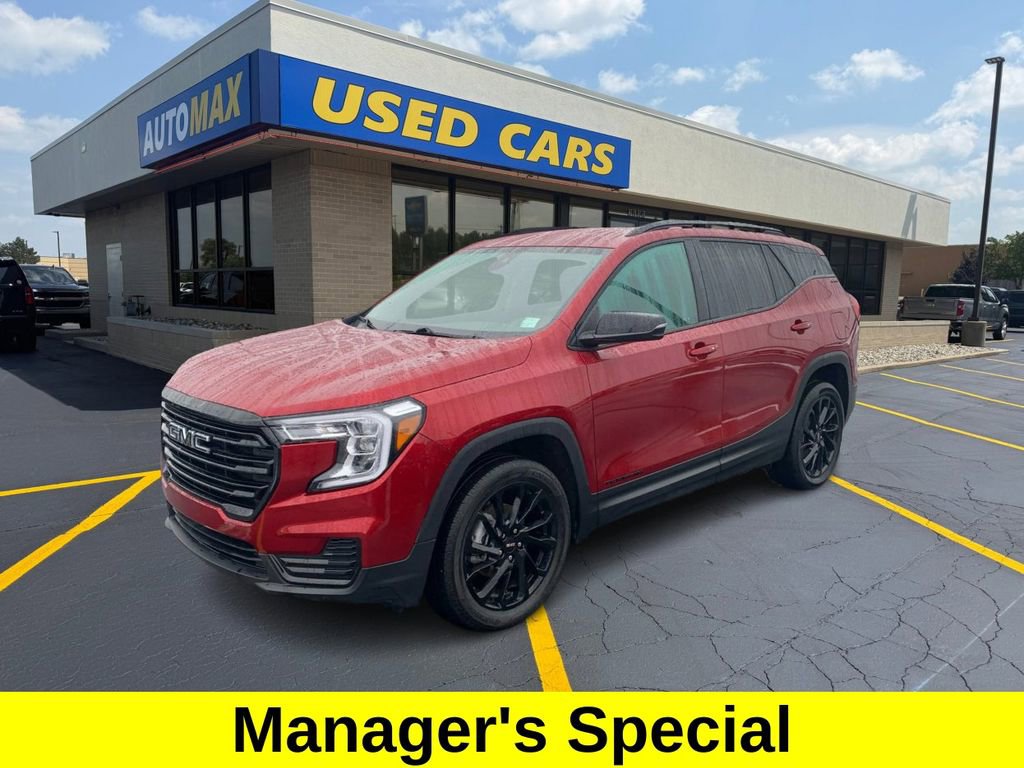 Used 2023 GMC Terrain SLE w/ Driver Convenience Package image 1