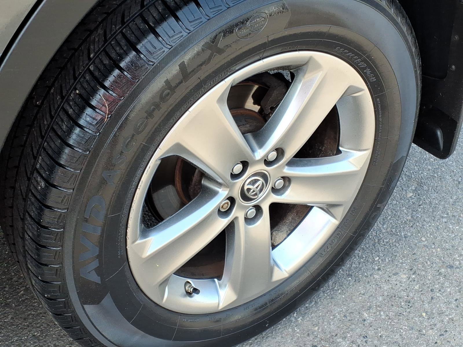 Used 2015 Toyota RAV4 XLE AWD/4WD image 10