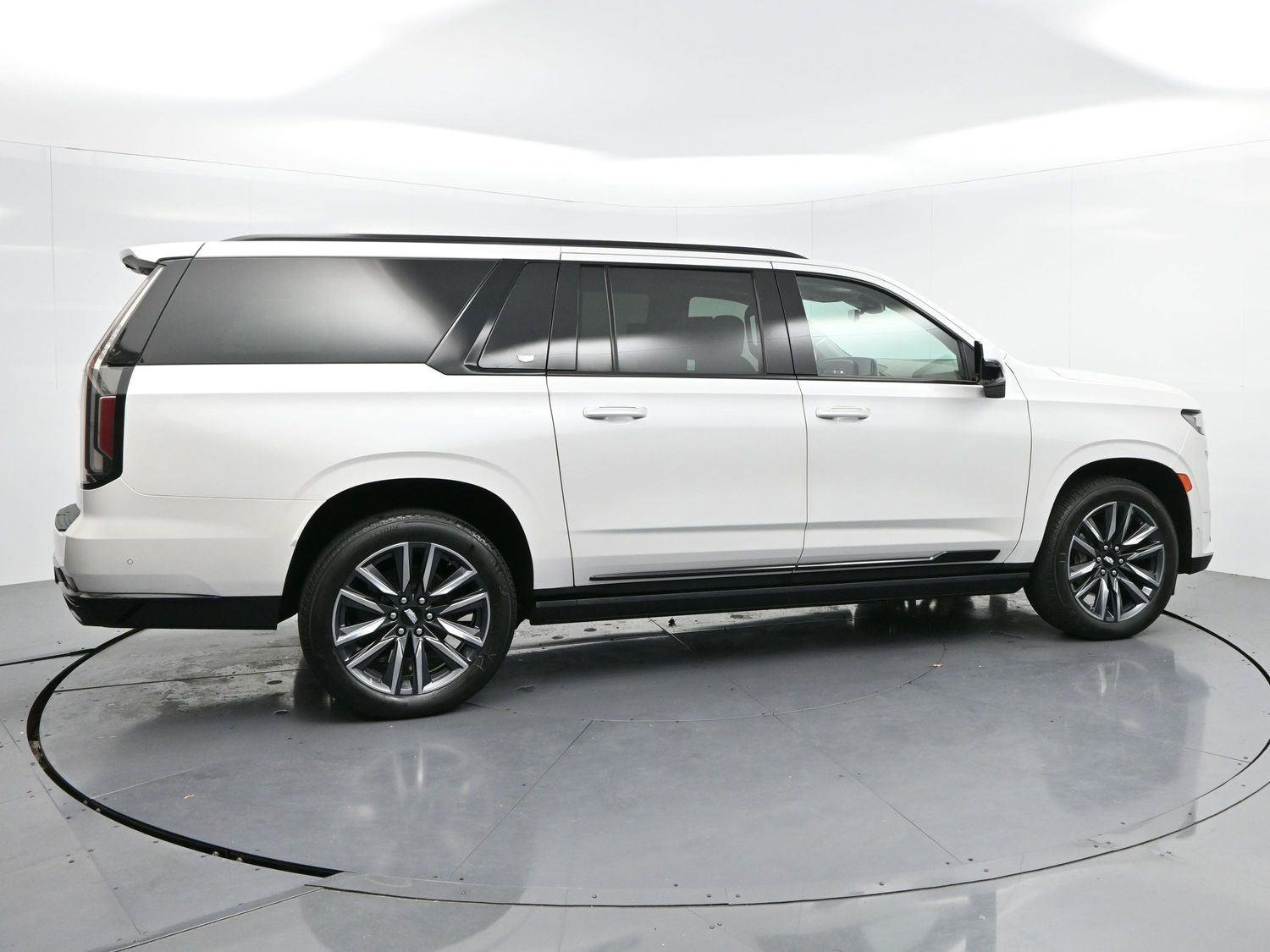 Certified 2022 Cadillac Escalade ESV Sport Platinum w/ Heavy-Duty Trailer Package image 8