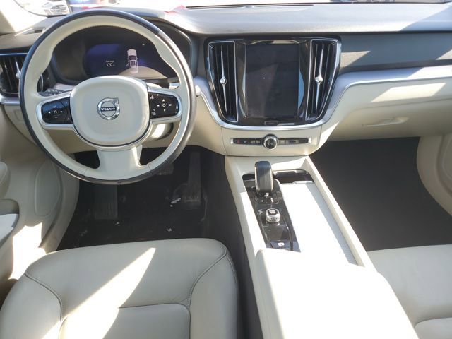 Used 2024 Volvo S60 B5 Core image 24