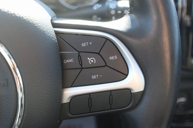 Used 2020 Jeep Compass Altitude image 14