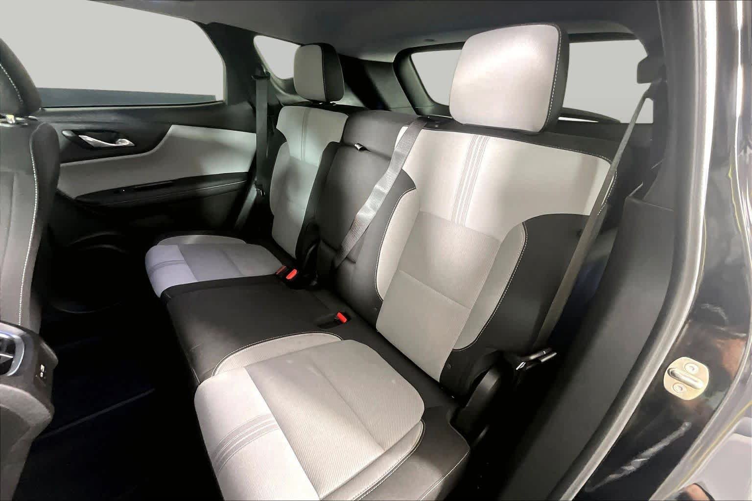 Used 2023 Chevrolet Blazer LT FWD image 18