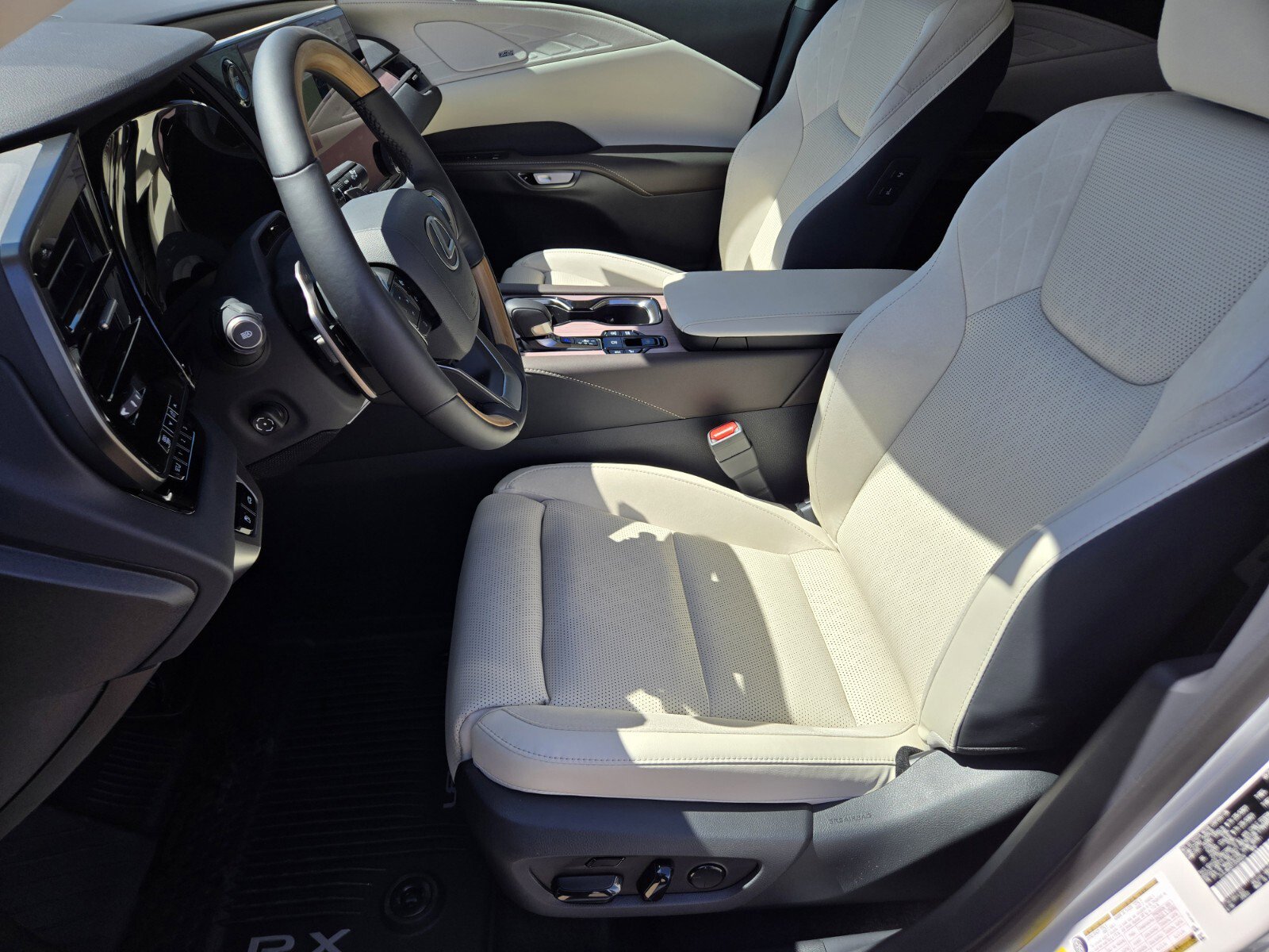 New 2026 Lexus RX 450h AWD image 6