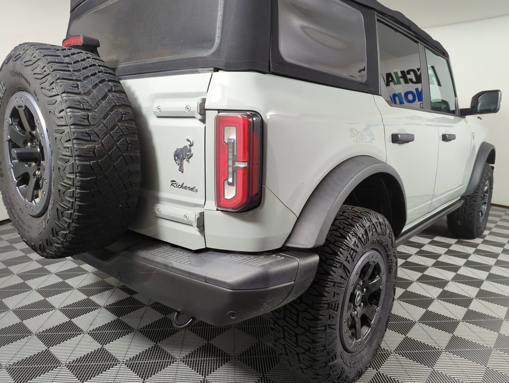 Used 2021 Ford Bronco Badlands image 5