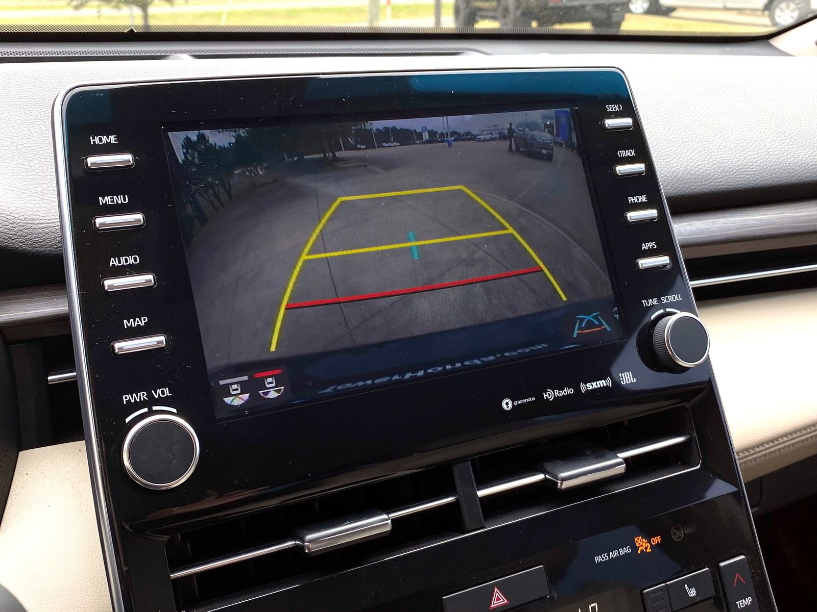 Used 2021 Toyota Avalon XLE w/ Moonroof Package image 16