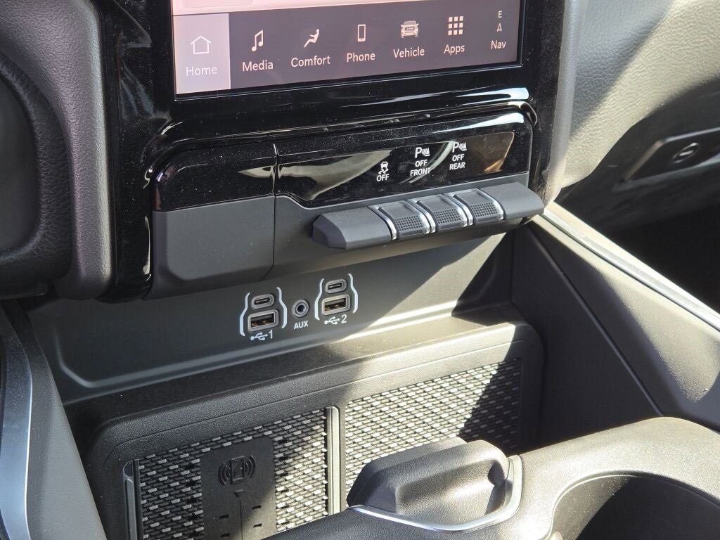 New 2026 RAM 1500 4x4 Crew Cab image 27