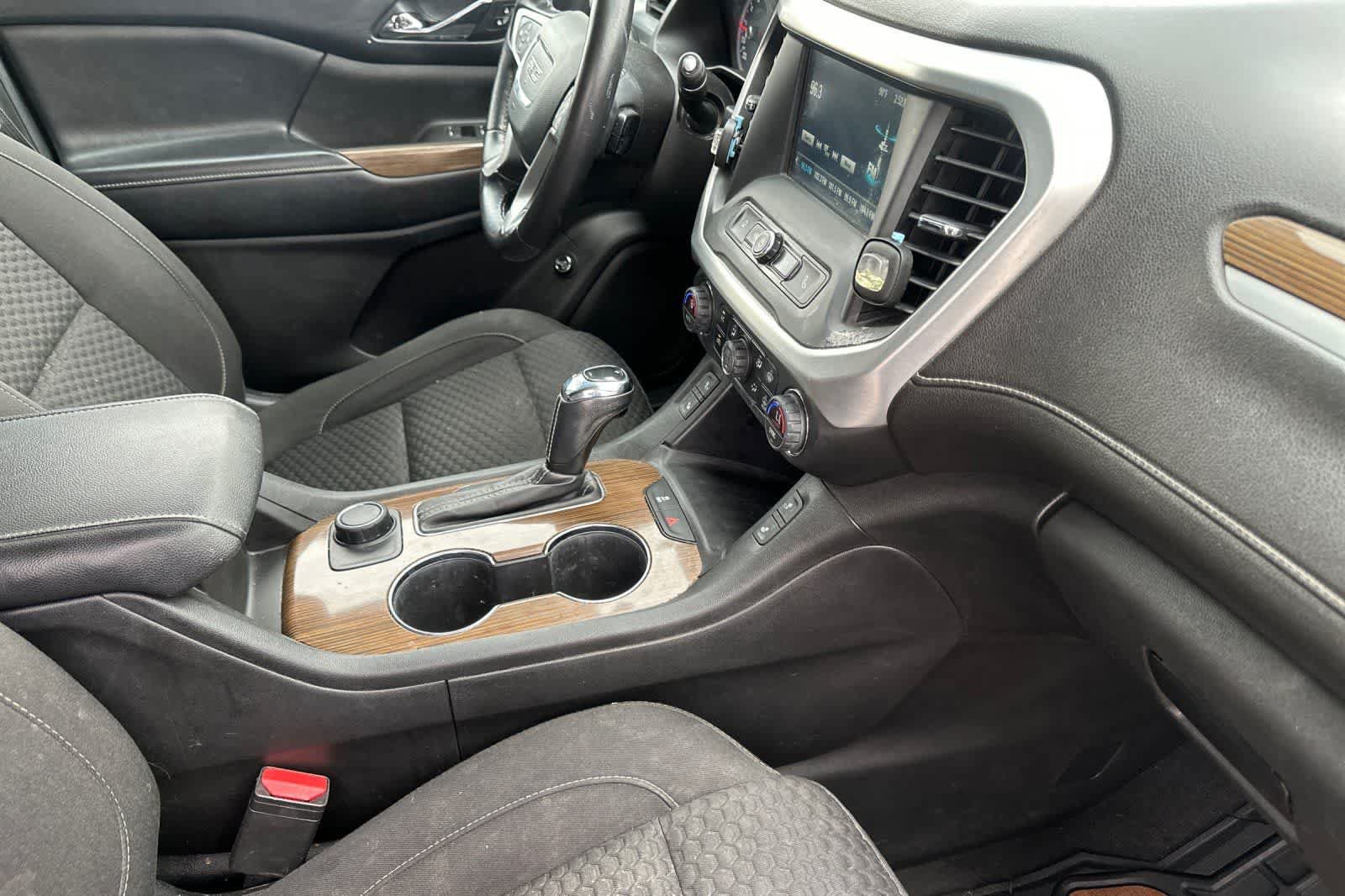 Used 2018 GMC Acadia SLE FWD image 18