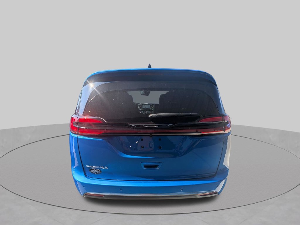 New 2027 Chrysler Pacifica Select FWD image 4
