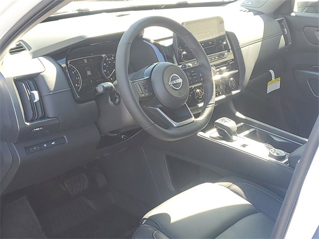 New 2025 Nissan Pathfinder SL w/ SL Premium Package image 6