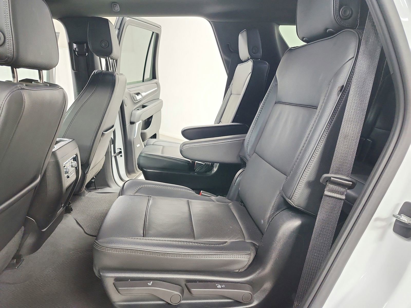 Used 2023 GMC Yukon Denali image 36