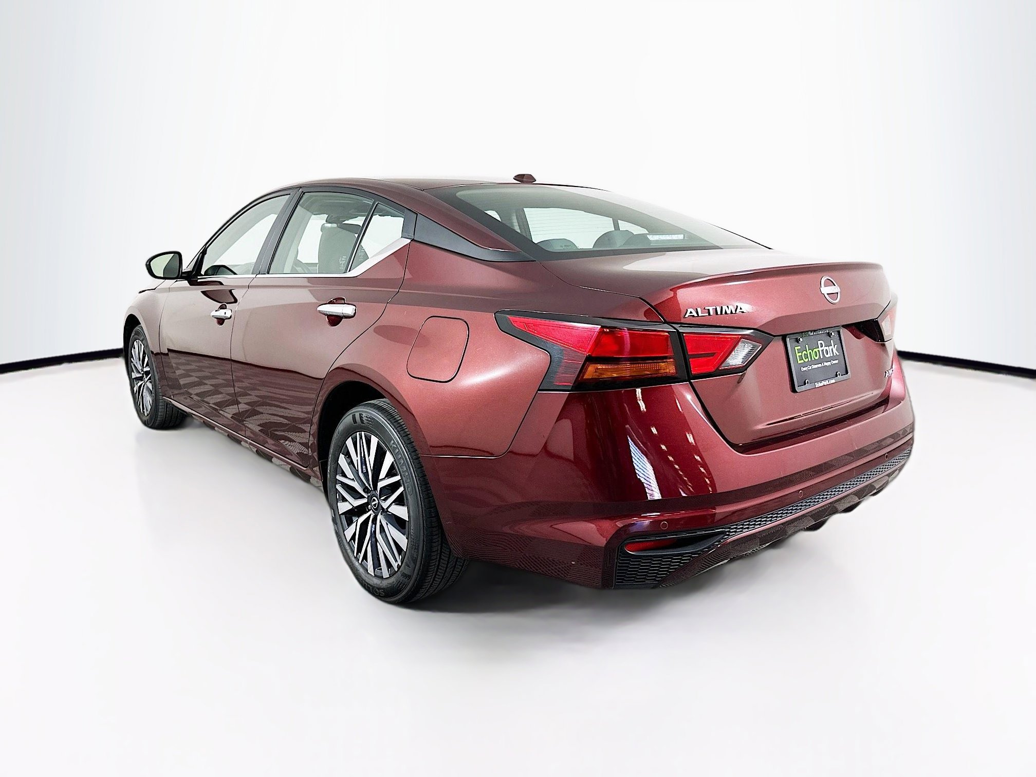 Used 2025 Nissan Altima 2.5 SV image 5
