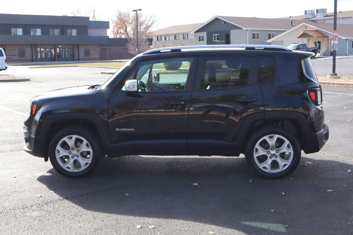 Used 2018 Jeep Renegade Limited w/ UConnect 8.4 Nav Group AWD/4WD image 9