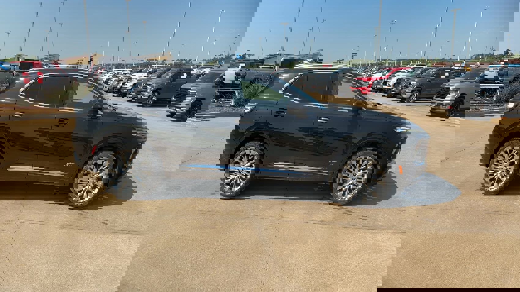 New 2025 Buick Envision Avenir image 9