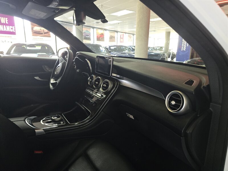 Used 2018 Mercedes-Benz GLC 300 image 14