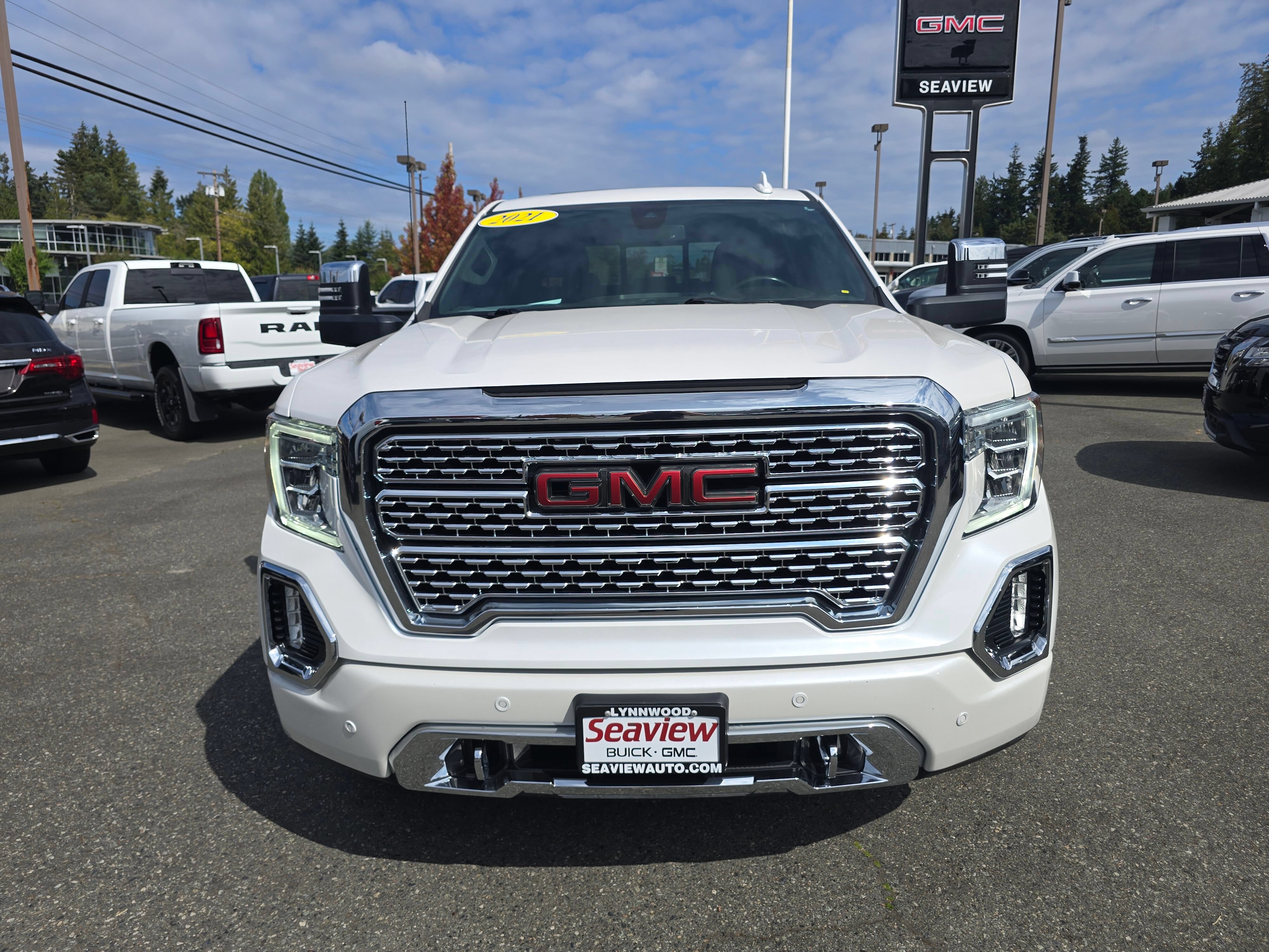 Used 2021 GMC Sierra 1500 Denali w/ Driver Alert Package II AWD/4WD image 2