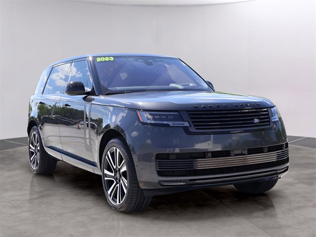 Used 2023 Land Rover Range Rover SV image 3